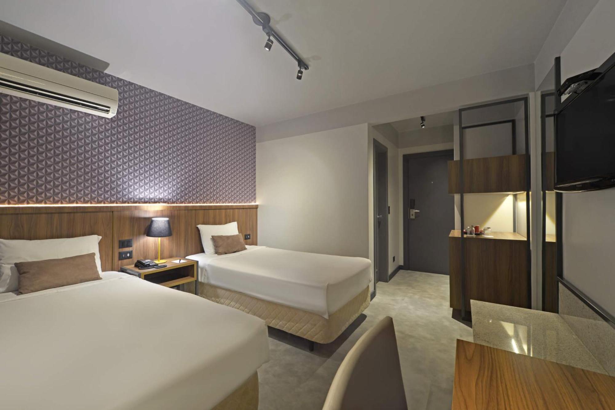 Hotel Deville Business Maringá Extérieur photo