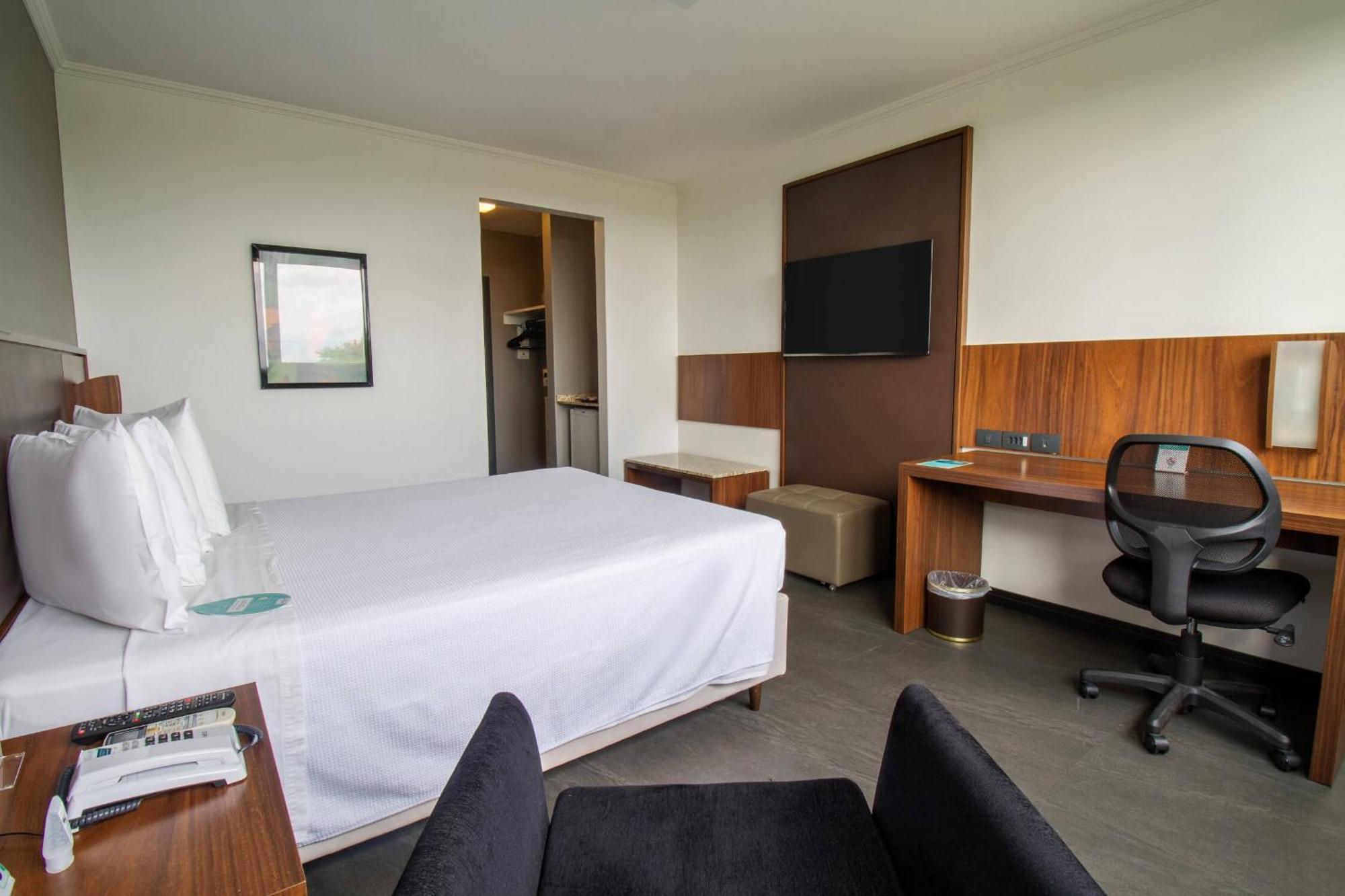 Hotel Deville Business Maringá Extérieur photo