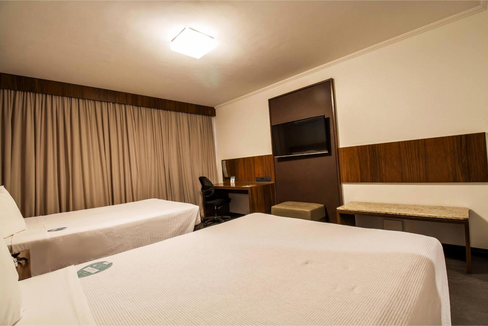 Hotel Deville Business Maringá Extérieur photo