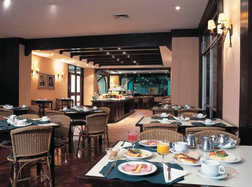Hotel Deville Business Maringá Extérieur photo