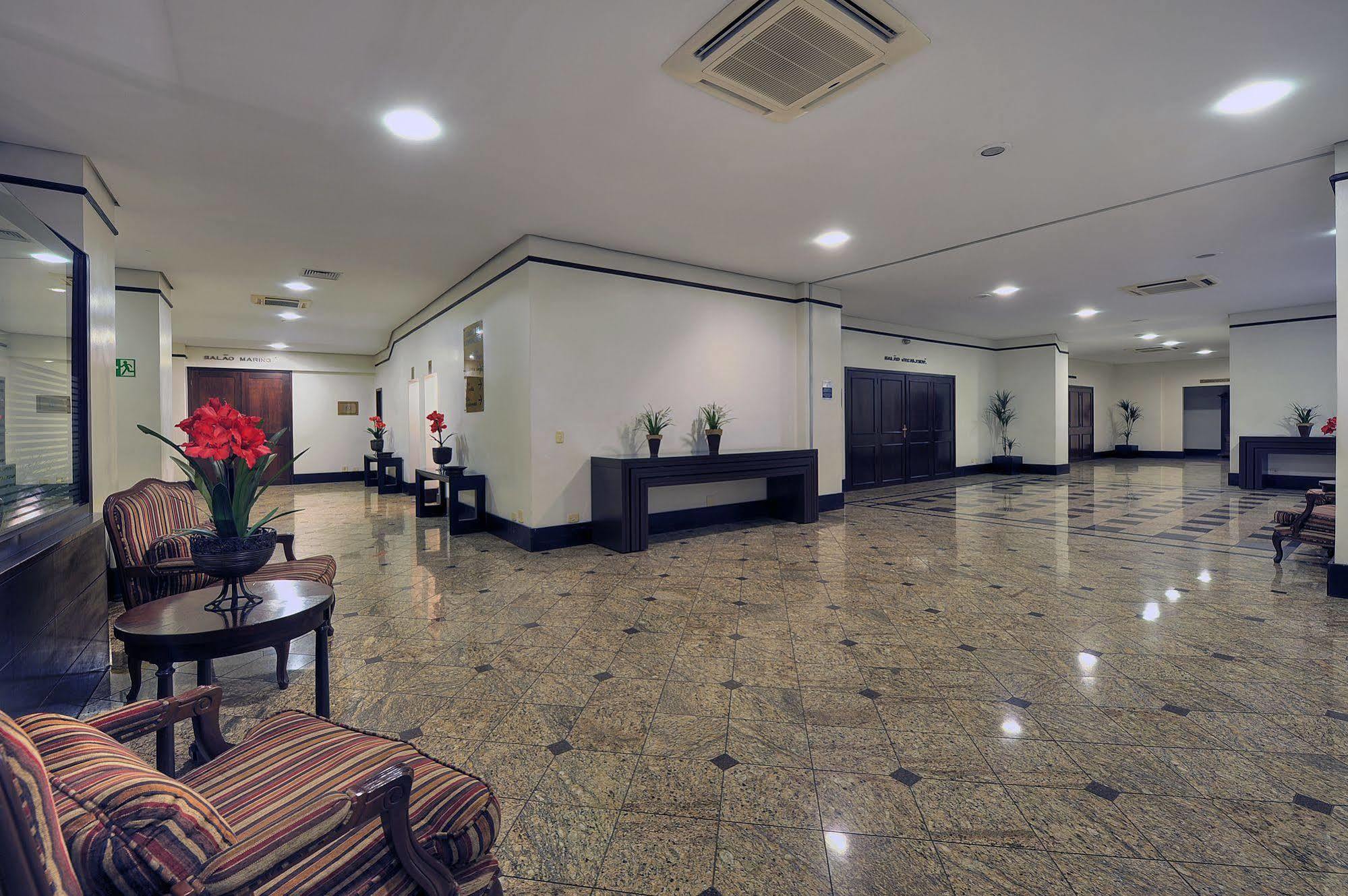 Hotel Deville Business Maringá Extérieur photo